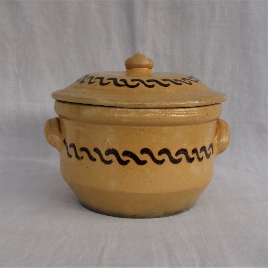 ●フランス古道具 “S”  南仏陶器-スープ入れ