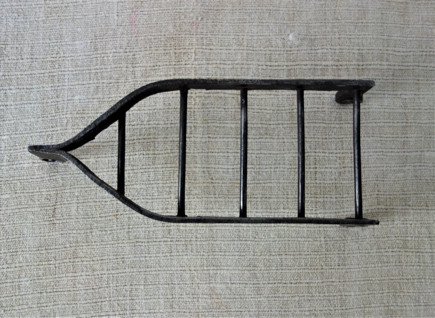●フランス暮らしの道具：錬鉄のアイロン台