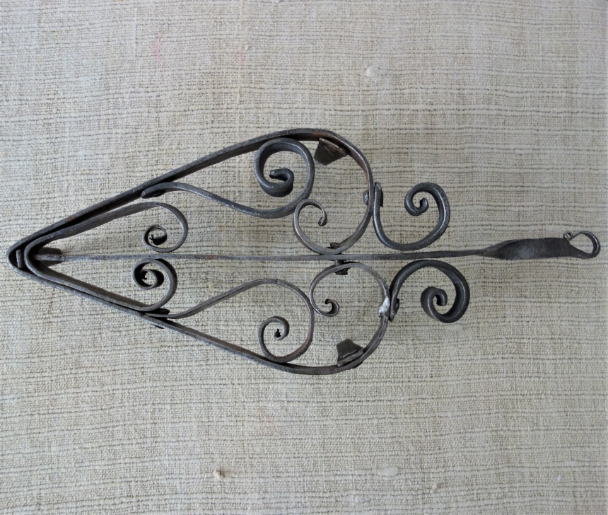 ●フランス暮らしの道具：錬鉄のアイロン台